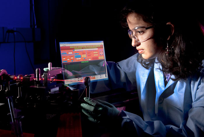 Disease diagnostics research at Los Alamos National Laboratory 