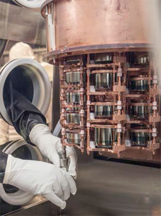 (Left): Assembly of the MJD Module 1 detectors 
